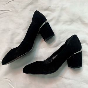 Nine West Size 5 Black Velvet Round Toe Block Heel Pumps with Silver detail